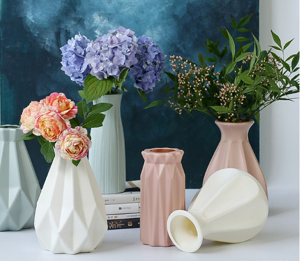 Flower Vase Ceramic Look Plastic Vase (White) - Dshop.com.au