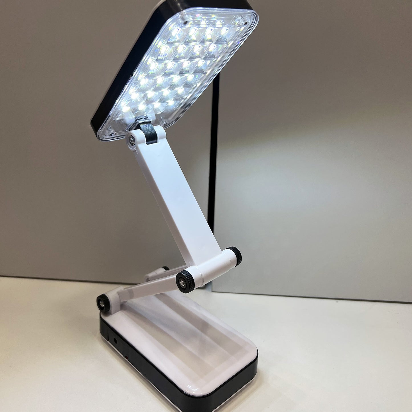 24 LED Folding Rotating Lamp