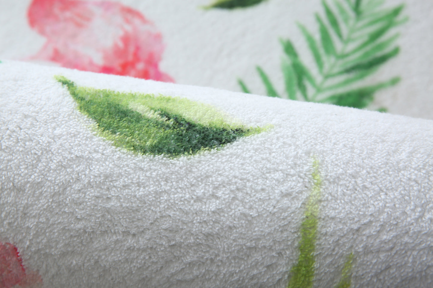 Lush Plush Infinity Round Tropical Rug