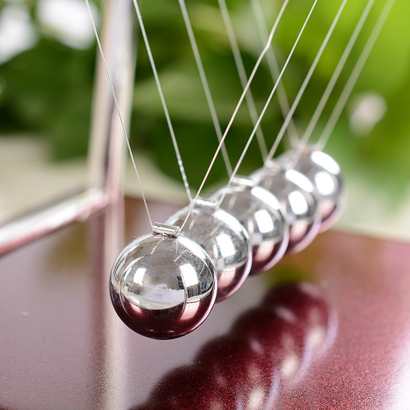 Newton's Cradle Pendulum Balls Perpetual Motion Executive Desk Decoration