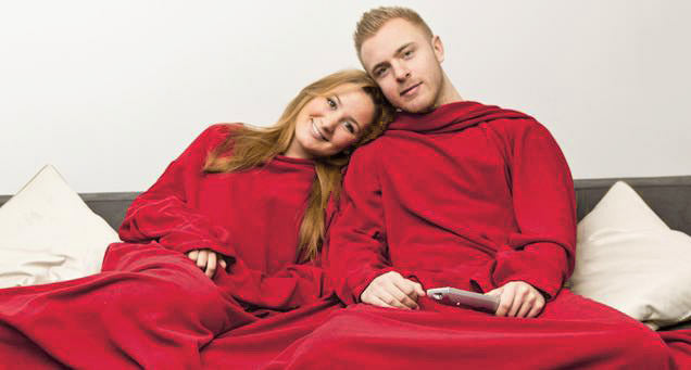 Sleeved Fleece Snuggle Blanket with Sleeves (Red) - Dshop.com.au