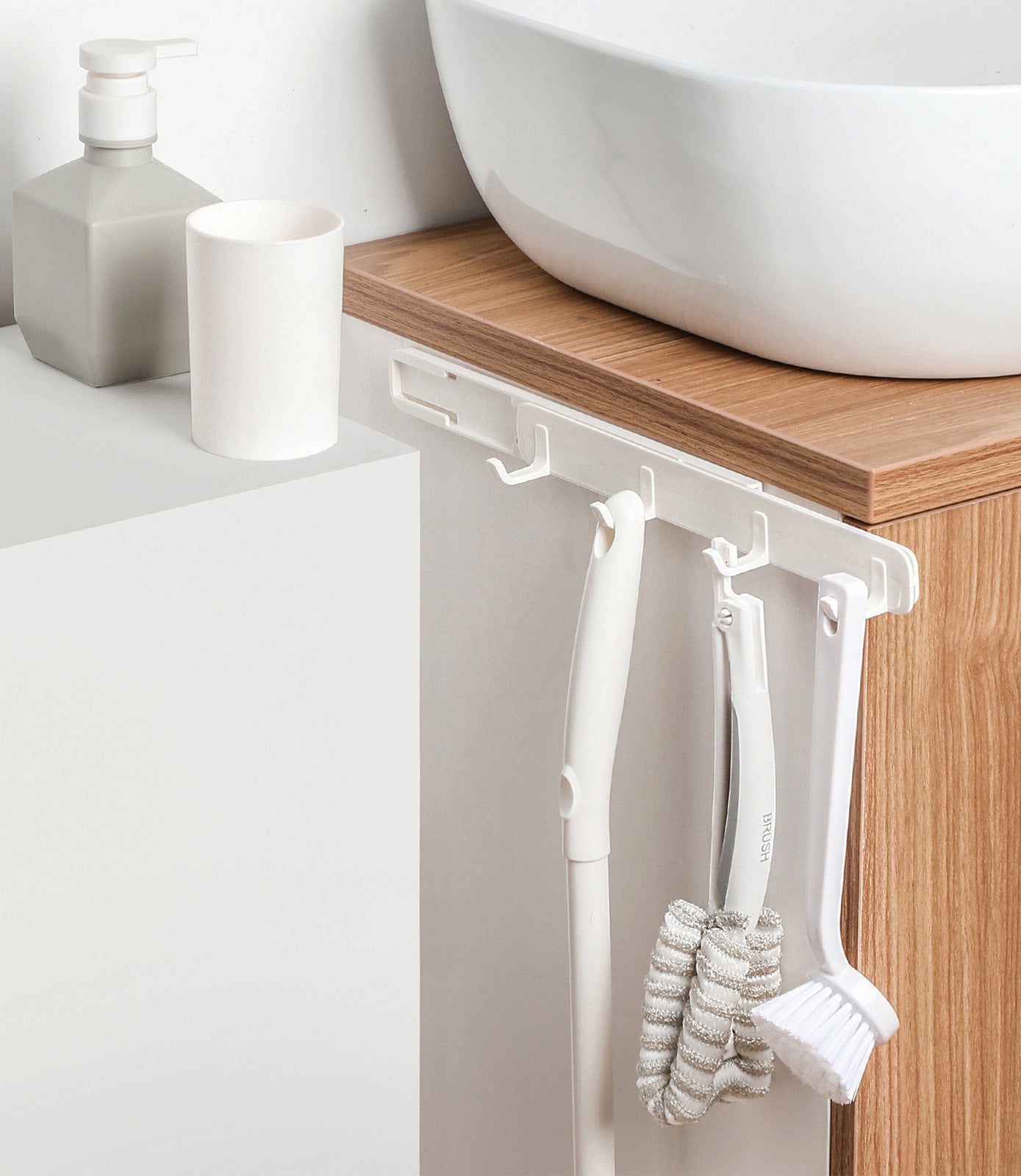 Retractable Kitchen/Bathroom Organizer Wall Mount Hook Pull-out Hanger Rack - Dshop.com.au