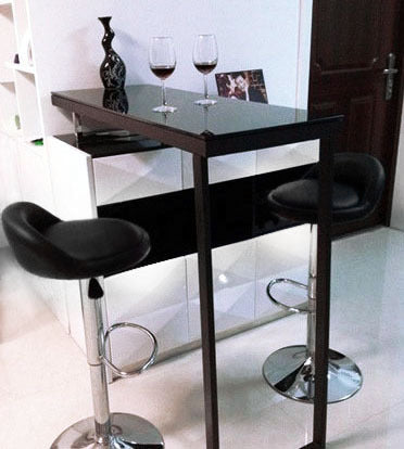 2 x Varossa PU Leather Bar Stools (Black - Set of 2)