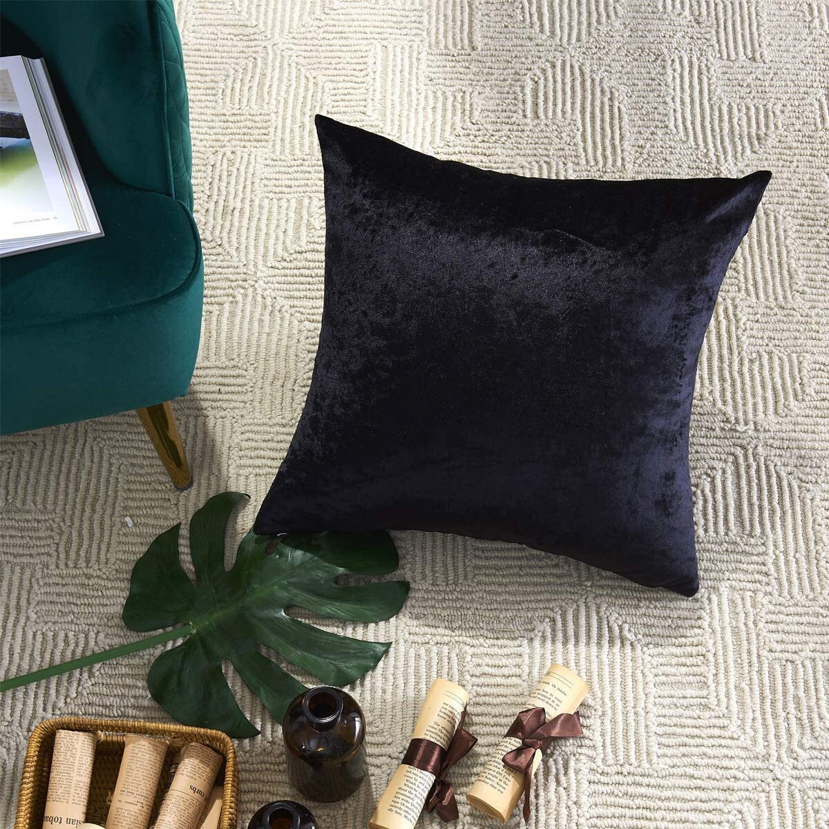 Luxe Velvet Soft Plush Cushion Throw Pillow (Black)