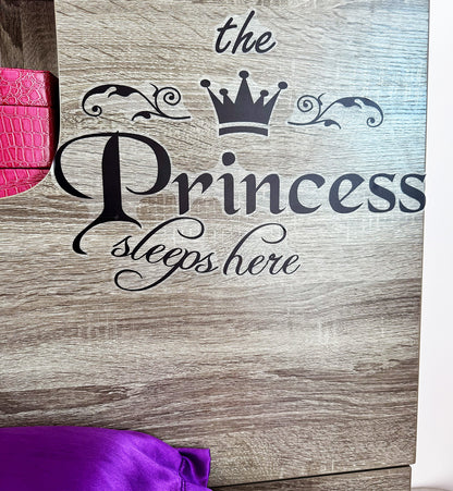 "The Princess Sleeps Here" Wall Stickers Girls Bedroom Decoration Vinyl Decal DIY Decor Mural Art