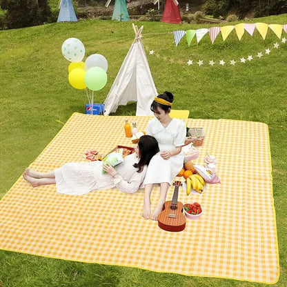 XL Large Foldable Waterproof Outdoor Picnic Rug Blanket Camping Beach Play Mat (2m x 2m, Yellow)