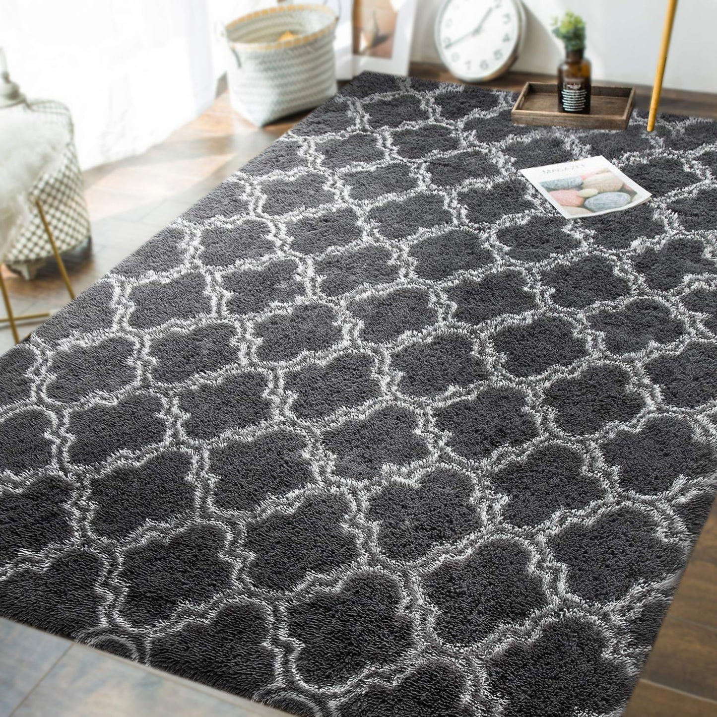 XL Comfortable Shag Rug (300 x 200, Black Lattice)