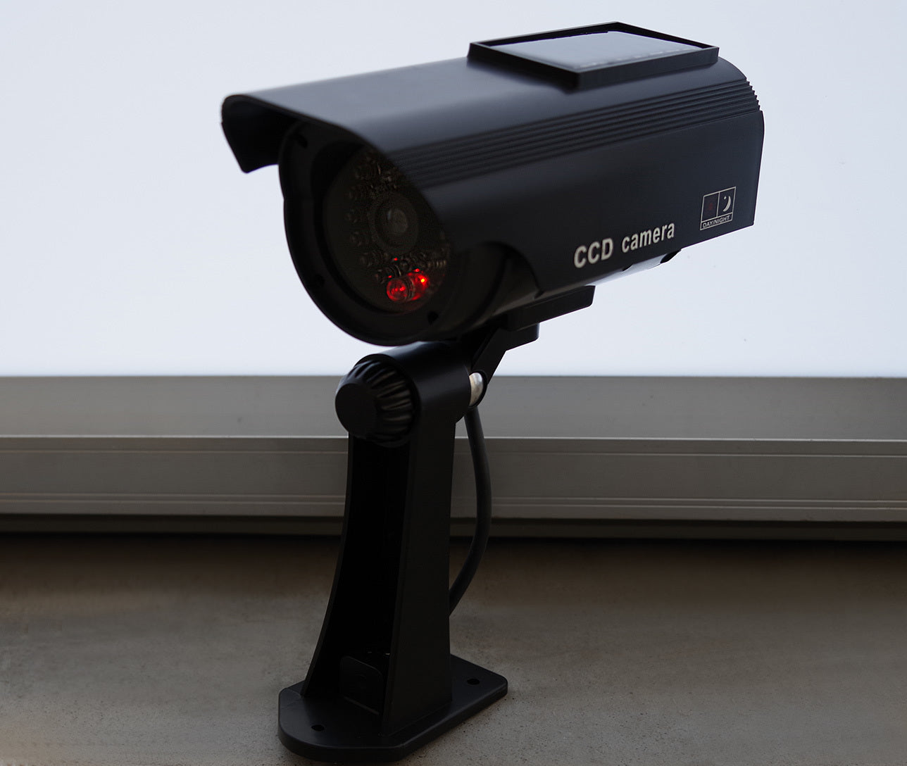 Solar Powered IR Simulation Dummy Security Camera